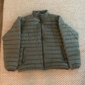 Men’s down sweater jacket. Nano puff. Size large- tag is cut out.